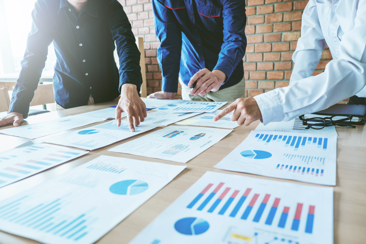 専門性の高い生成AI導入で 業務効率化を推進