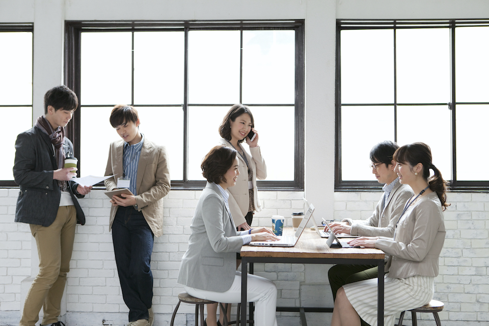 意思決定のスピードを上げ、社員の主体性向上を実現するホラクラシー経営とは？